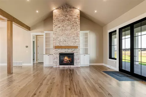Living - 1052 Foxtail Dr, Kalispell, MT 59901 photo 3 of 8