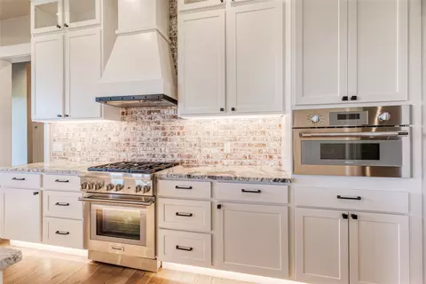 Kitchen - 1052 Foxtail Dr, Kalispell, MT 59901 photo 5 of 11