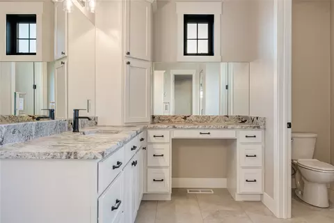 Bath - 1052 Foxtail Dr, Kalispell, MT 59901 photo 5 of 13
