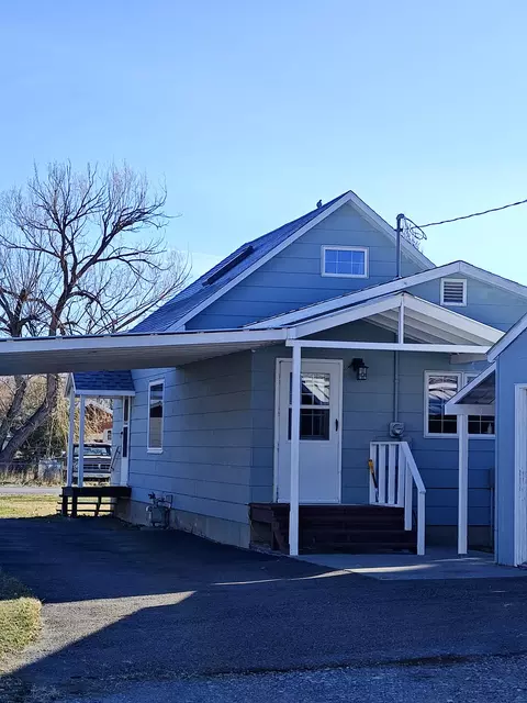206 4th Ave SW, Choteau, MT 59422