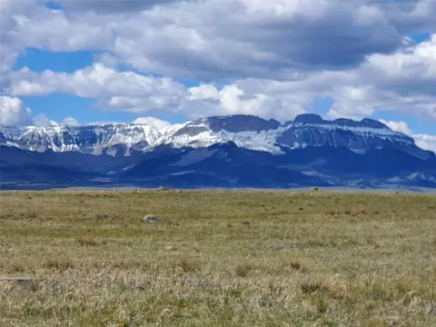 6525 S Cedar Dr, Augusta, MT 59410