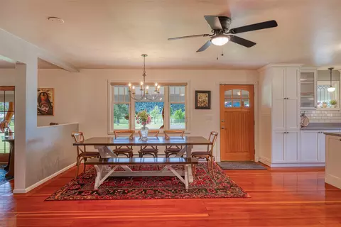 Entry Way - 8 N Cooper Ln, Cascade, MT 59421 photo 3 of 10
