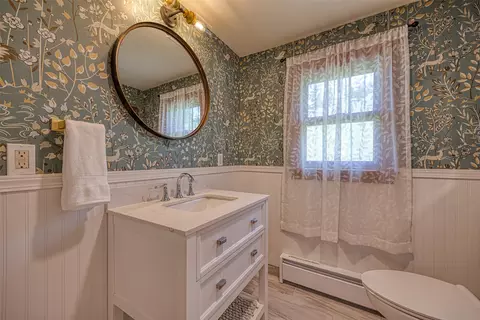 Bath - 8 N Cooper Ln, Cascade, MT 59421 photo 9 of 13