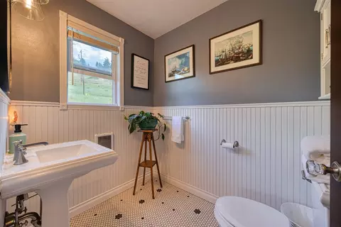 Bath - 8 N Cooper Ln, Cascade, MT 59421 photo 1 of 13