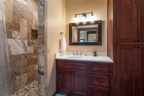 Bath - 12284 Cygnet Way, Bigfork, MT 59911 photo 4 of 4