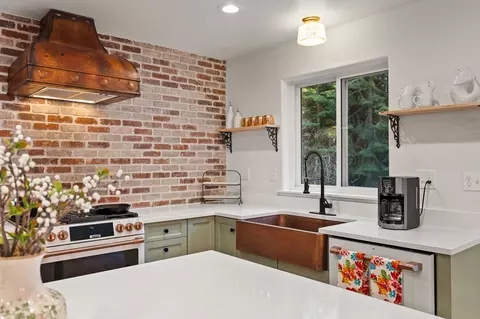 Kitchen - 620 Swan River Rd, Bigfork, MT 59911 photo 4 of 5