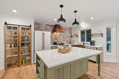 Kitchen - 620 Swan River Rd, Bigfork, MT 59911 photo 3 of 5