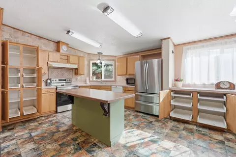 1110 5th St E, Polson, MT 59860