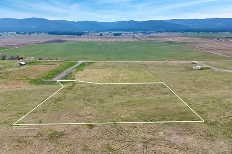 135 Blue Moon Ct, Kalispell, MT 59901