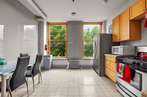 Kitchen - 723 5th Ave E #318-S, Kalispell, MT 59901 photo 3 of 4