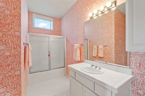 Bath - 33676 Hilltop Ter, Bigfork, MT 59911 photo 3 of 4