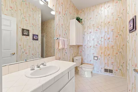 Bath - 33676 Hilltop Ter, Bigfork, MT 59911 photo 4 of 4