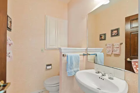 Bath - 33676 Hilltop Ter, Bigfork, MT 59911 photo 2 of 4