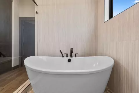 Bath - 110 Paradise Loop, Eureka, MT 59917 photo 5 of 7
