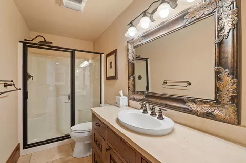 Bath - 1363 Lake Pointe Dr, Bigfork, MT 59911 photo 4 of 4