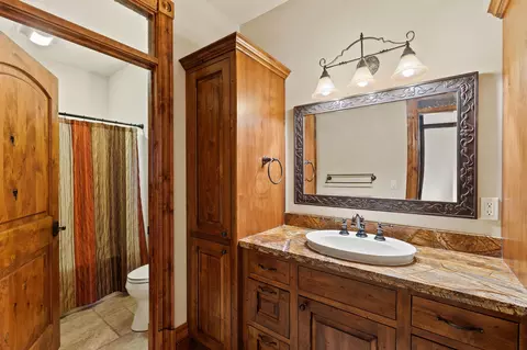 Bath - 1363 Lake Pointe Dr, Bigfork, MT 59911 photo 3 of 4