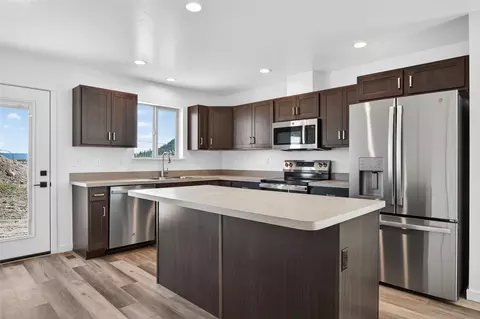140 Peaks View Loop, Kalispell, MT 59901