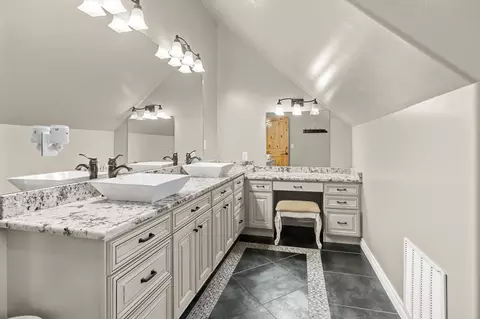 Bath - 6 Bugle Rd, Clancy, MT 59634 photo 6 of 8