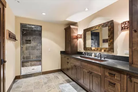 Bath - 37 Keel Ct, Eureka, MT 59917 photo 7 of 8