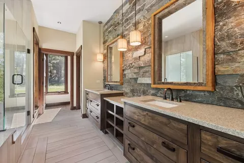 Bath - 37 Keel Ct, Eureka, MT 59917 photo 5 of 8