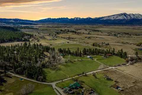 829 Weber Butte Trl, Corvallis, MT 59828