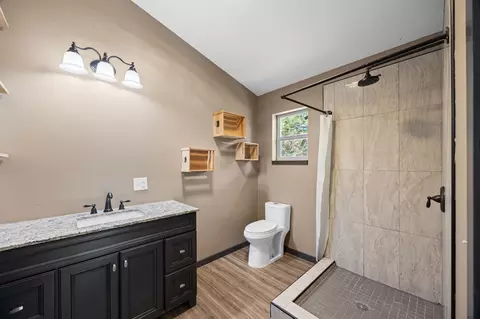 Bath - 970 Electric Ave, Bigfork, MT 59911 photo 2 of 2