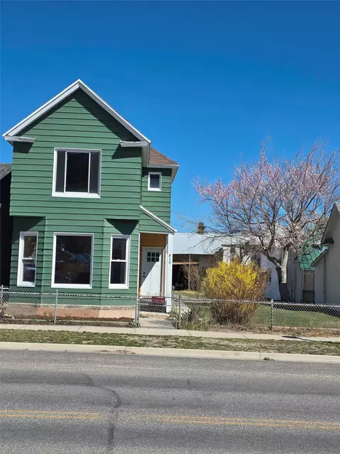 816 E 4th St, Anaconda, MT 59711