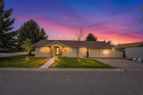 907 View Dr, Columbia Falls, MT 59912