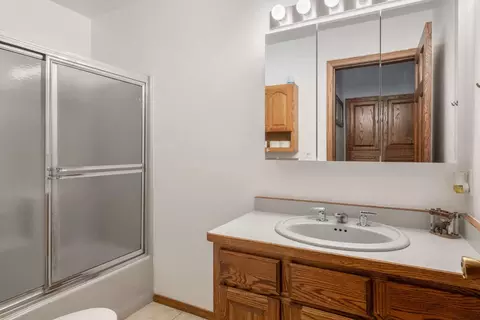 Bath - 116 Mountain View Dr, Victor, MT 59875 photo 4 of 5