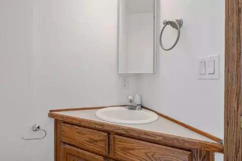 Bath - 116 Mountain View Dr, Victor, MT 59875 photo 3 of 5