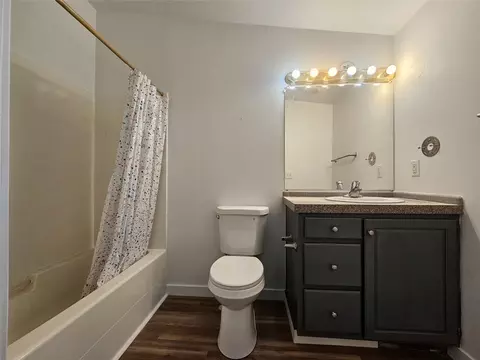 Bath - 307 S Cleveland St, Boulder, MT 59632 photo 1 of 2
