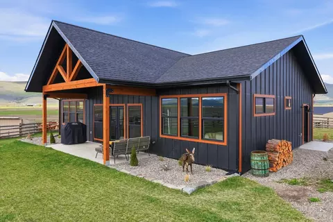 37 Andrews Rd, Hot Springs, MT 59845