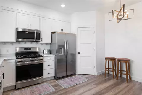Kitchen - 233 Fairgrounds Rd, Hamilton, MT 59840 photo 2 of 3