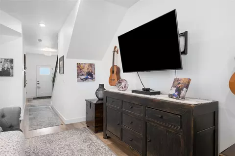 Entry Way - 233 Fairgrounds Rd, Hamilton, MT 59840 photo 3 of 7