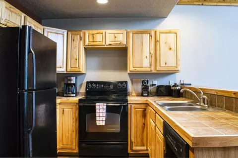 Kitchen - 171 Carpenter Ln, Eureka, MT 59917 photo 1 of 3