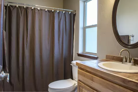 Bath - 171 Carpenter Ln, Eureka, MT 59917 photo 1 of 2