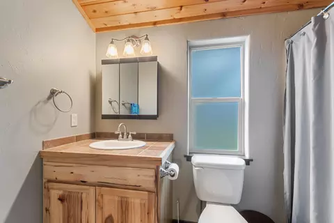Bath - 171 Carpenter Ln, Eureka, MT 59917 photo 2 of 2