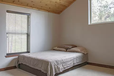 Bedroom - 171 Carpenter Ln, Eureka, MT 59917 photo 2 of 3