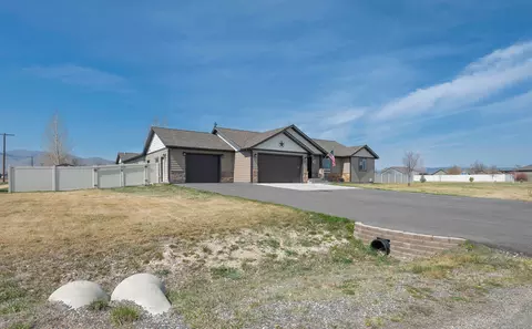 7120 Frontier Dr, Helena, MT 59602
