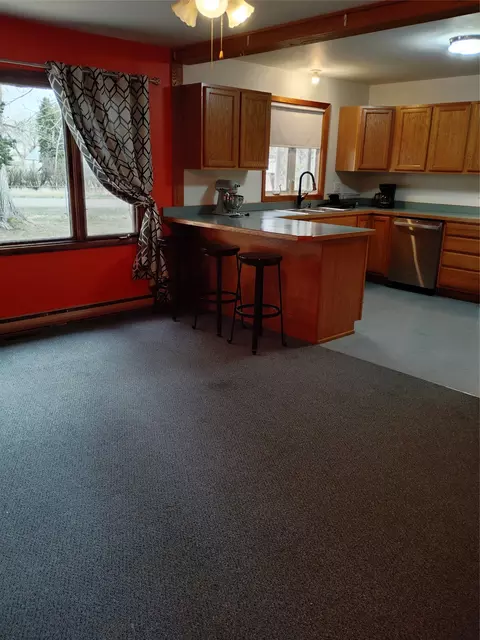 190 N Floweree Ave, Cascade, MT 59421