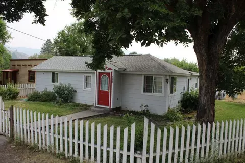 603 S Willis St, Plains, MT 59859