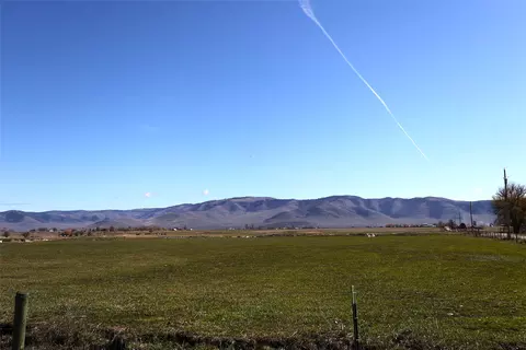 190 Patton Rd, Lonepine, MT 59848