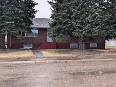 300 Gallatin St, Shelby, MT 59474