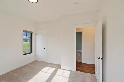 Bedroom - 34518 Eagle Crest Dr, Polson, MT 59860 photo 5 of 6