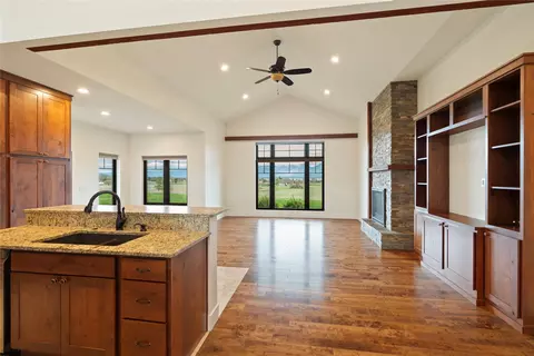 Living - 34518 Eagle Crest Dr, Polson, MT 59860 photo 2 of 5