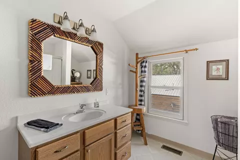 Bath - 30 Cascade Ave, Monarch, MT 59463 photo 3 of 4