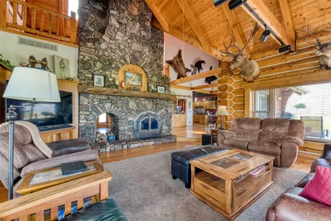 Living - 1288 Golf Course Rd, Hamilton, MT 59840 photo 3 of 3