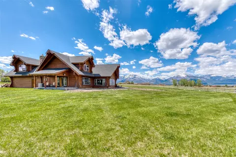 Exterior - 1288 Golf Course Rd, Hamilton, MT 59840 photo 3 of 10