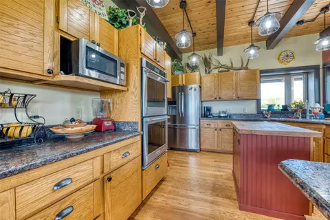 Kitchen - 1288 Golf Course Rd, Hamilton, MT 59840 photo 2 of 3