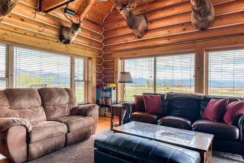 Living - 1288 Golf Course Rd, Hamilton, MT 59840 photo 2 of 3